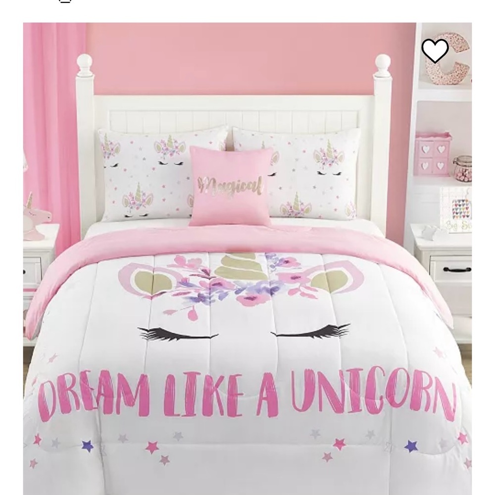 Brand New Macys Bed in Bag QUEEN